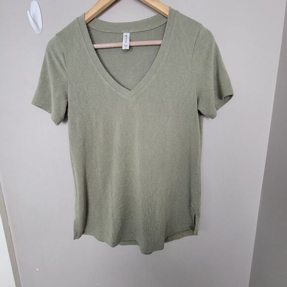 Athleta Breezy Scoop V Neck Tee, Short Sleeve Green Small - Picture 2 of 4